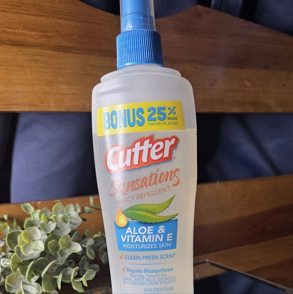 Bug Spray Cutter Aloe Vitamin E Insect Repellent NEW Stay Bite-Free